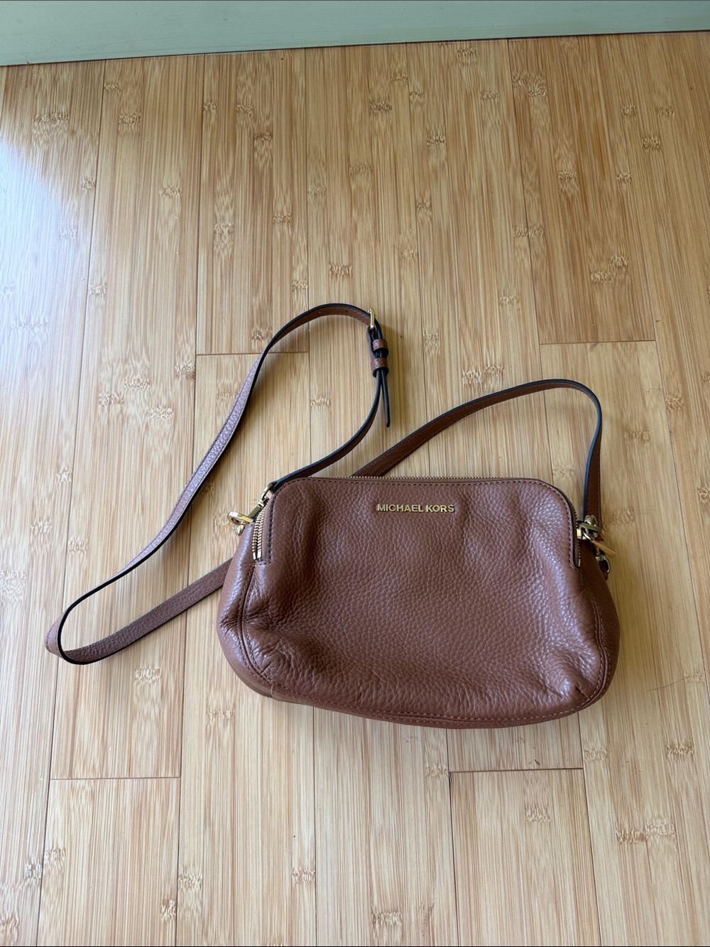 Michael Kors medium brown leather crossbody multiple pockets zip purse MK